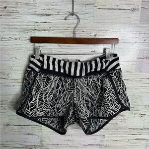 Lululemon run times shorts pretty Palm black angel wing apex striped 8
